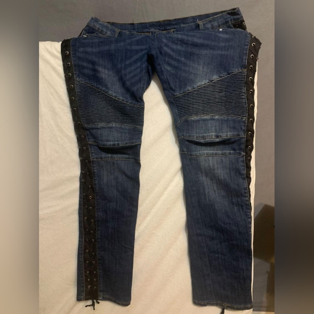 Balmain Size 42 Navy Blue